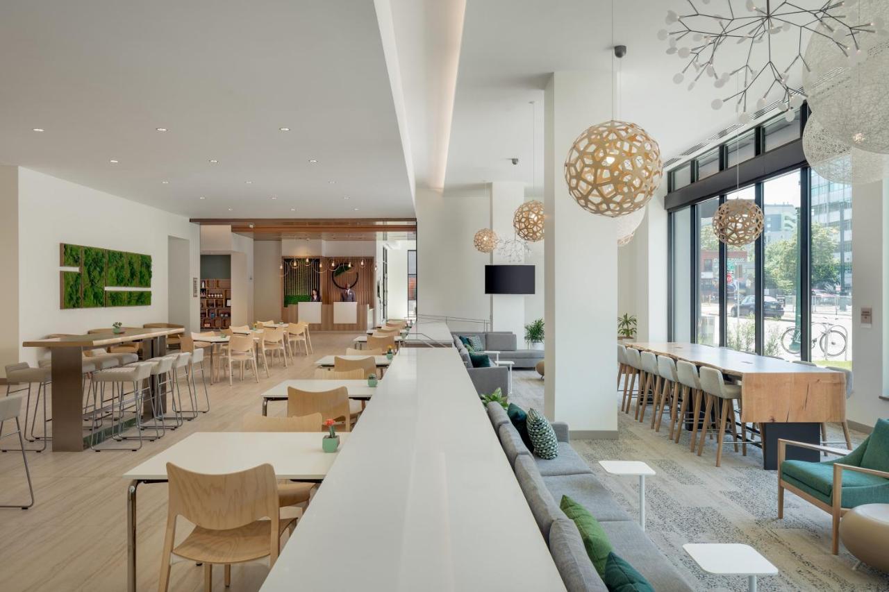 Element Downtown East Hotel DEN