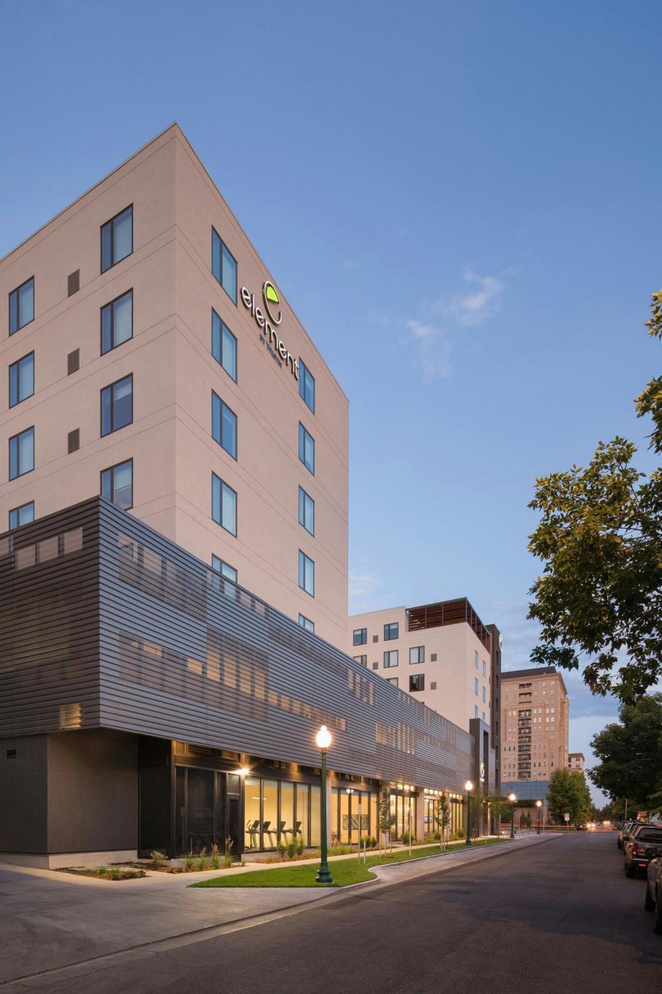 Hotel Element Downtown East DEN